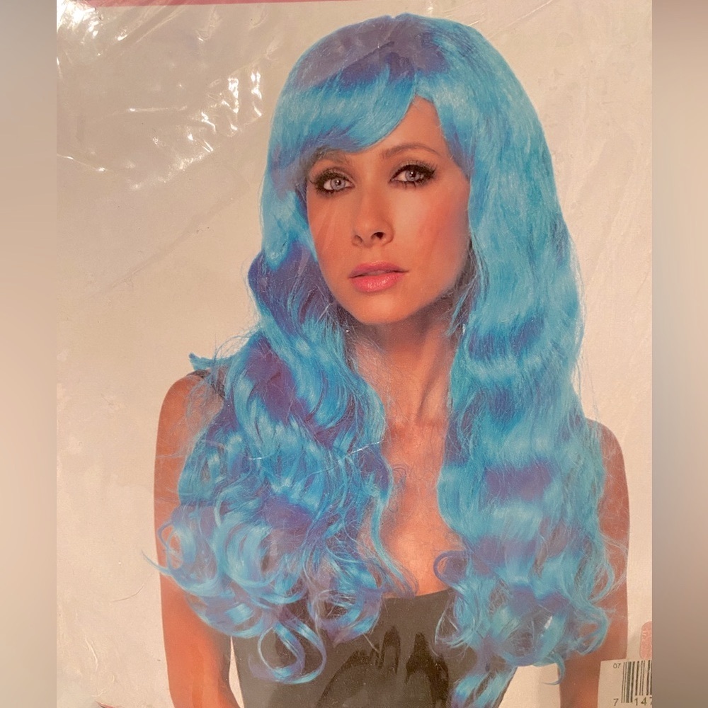 ❤️3/$25 Sale!❤️ Leg Avenue Aqua Blue Long Wig